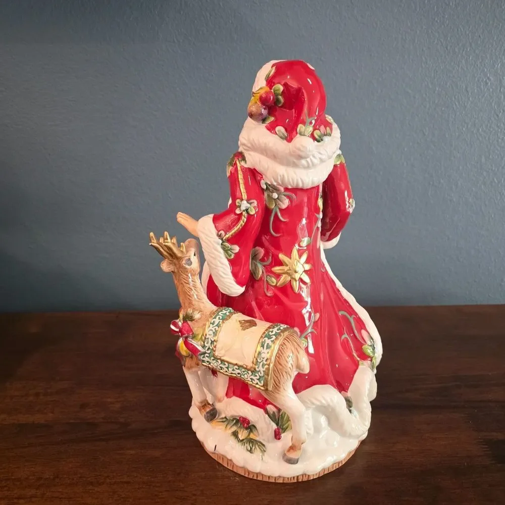 Corner Ruby Christmas Woodland Santa Deer Figurine 15